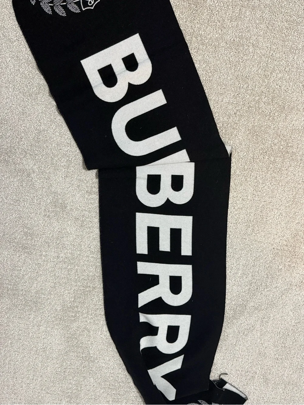 Burberry Black & White Logo wool Scarf